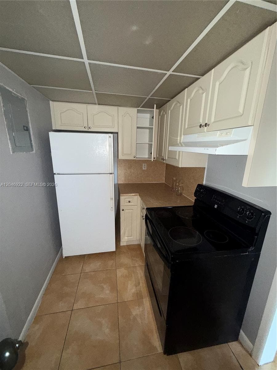 6960 Miami Gardens Dr # 2-431A, Hialeah FL 33015