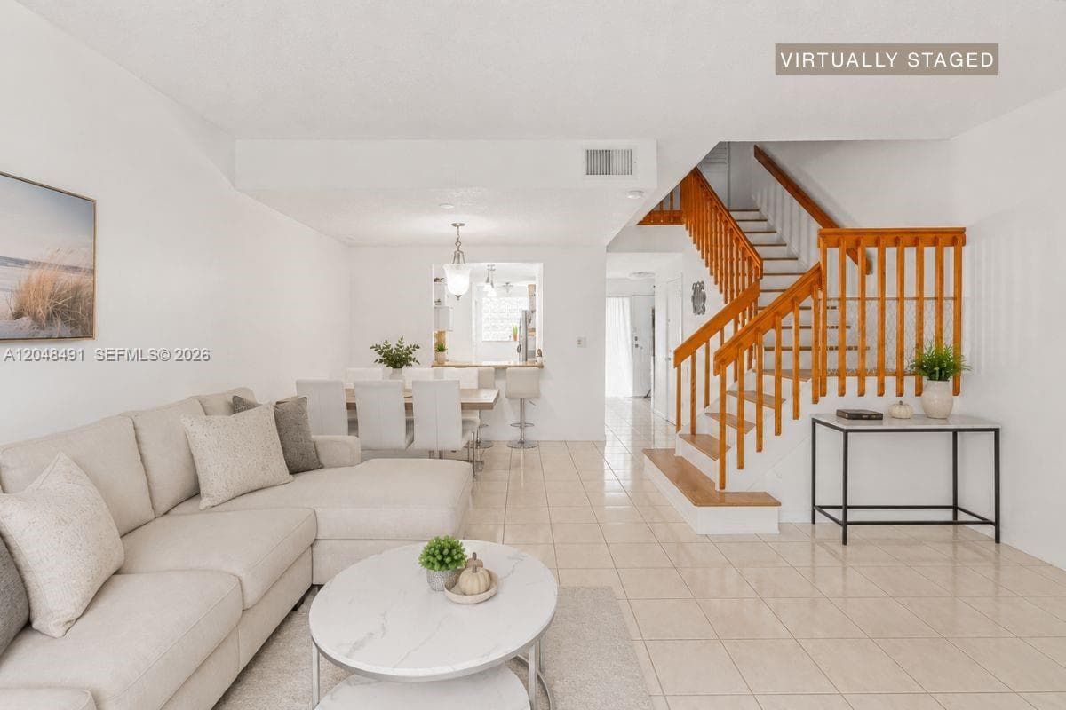 10014 Hammocks Blvd # 4, Miami FL 33196