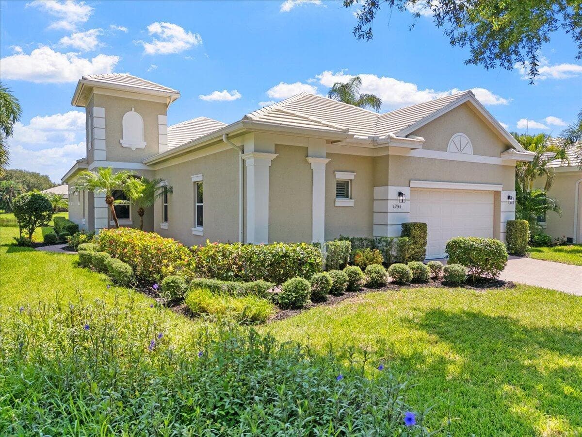 1254 River Reach Drive, Vero Beach FL 32967