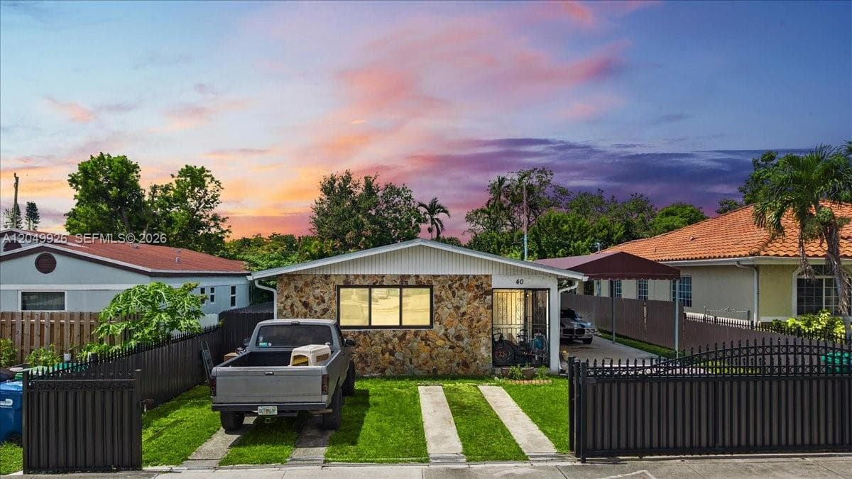 40 NW 119th St, Miami FL 33168