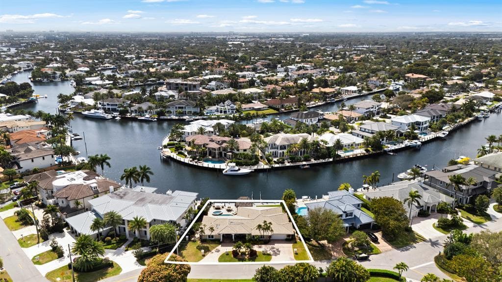 2600 NE 33rd Street, Lighthouse Point FL 33064