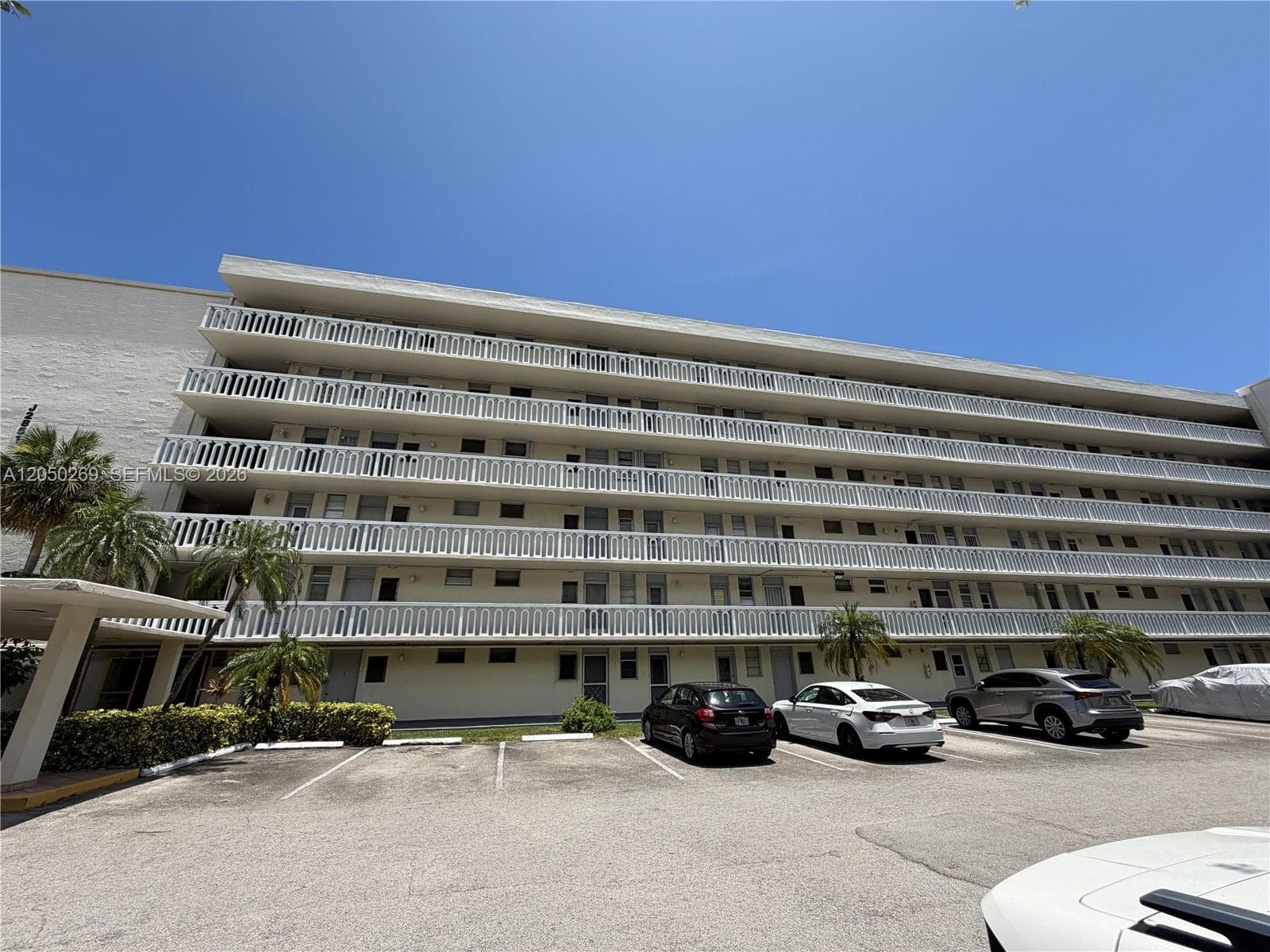 2851 Leonard Dr # J511, Aventura FL 33160