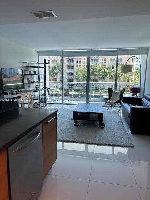 2950 NE 188th St # 216, Aventura FL 33180