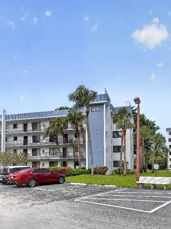 4820 Lucerne Lakes Boulevard W # 402, Lake Worth FL 33467