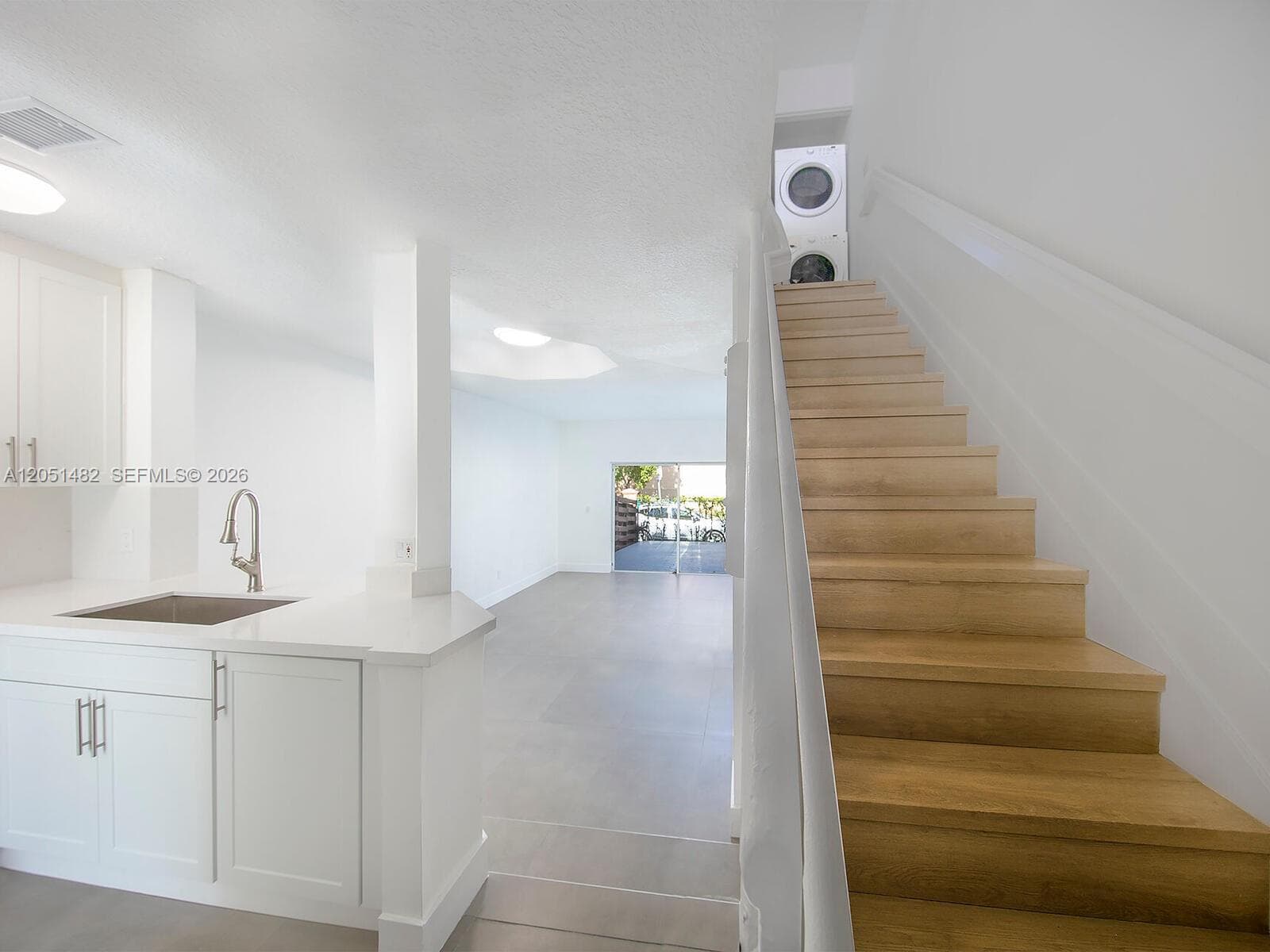 8260 NW 10th St # 6, Miami, FL 33126