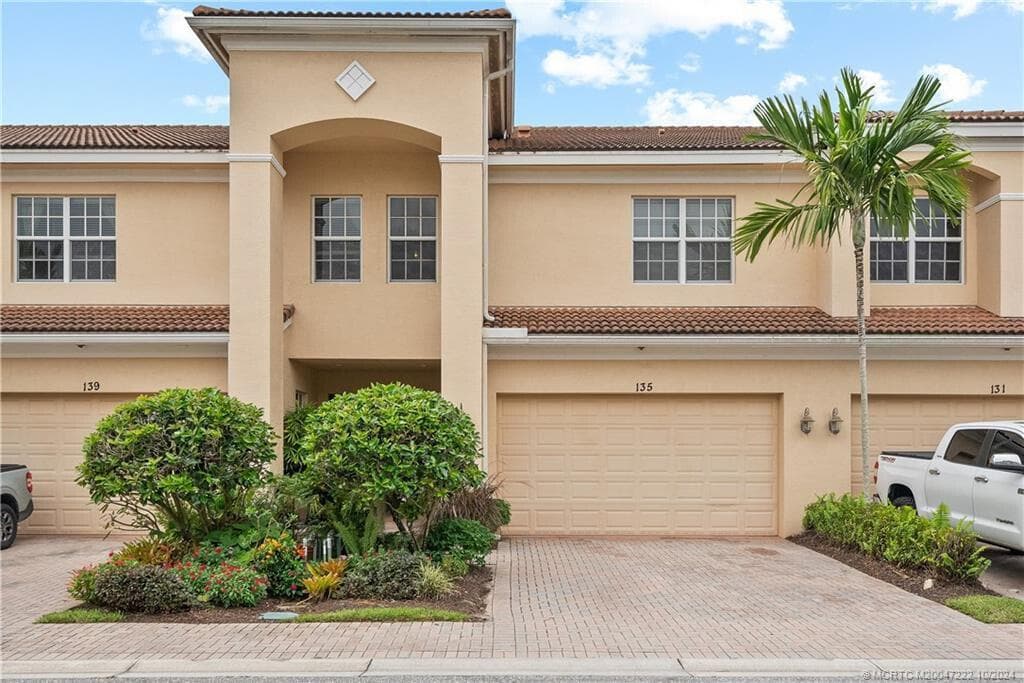135 SW WALKING Path, Stuart FL 34997