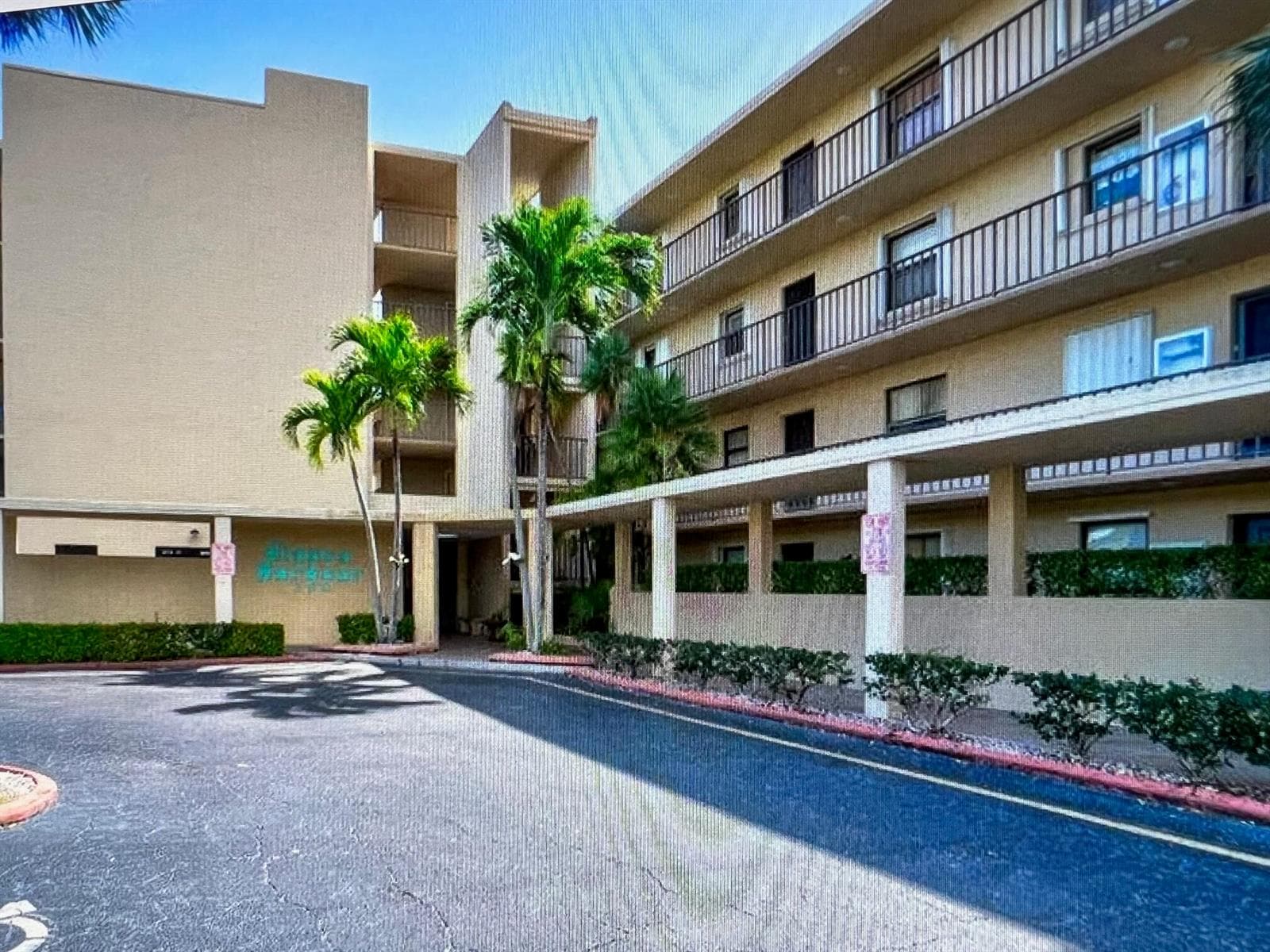 890 N Federal Highway # 102, Lantana FL 33462
