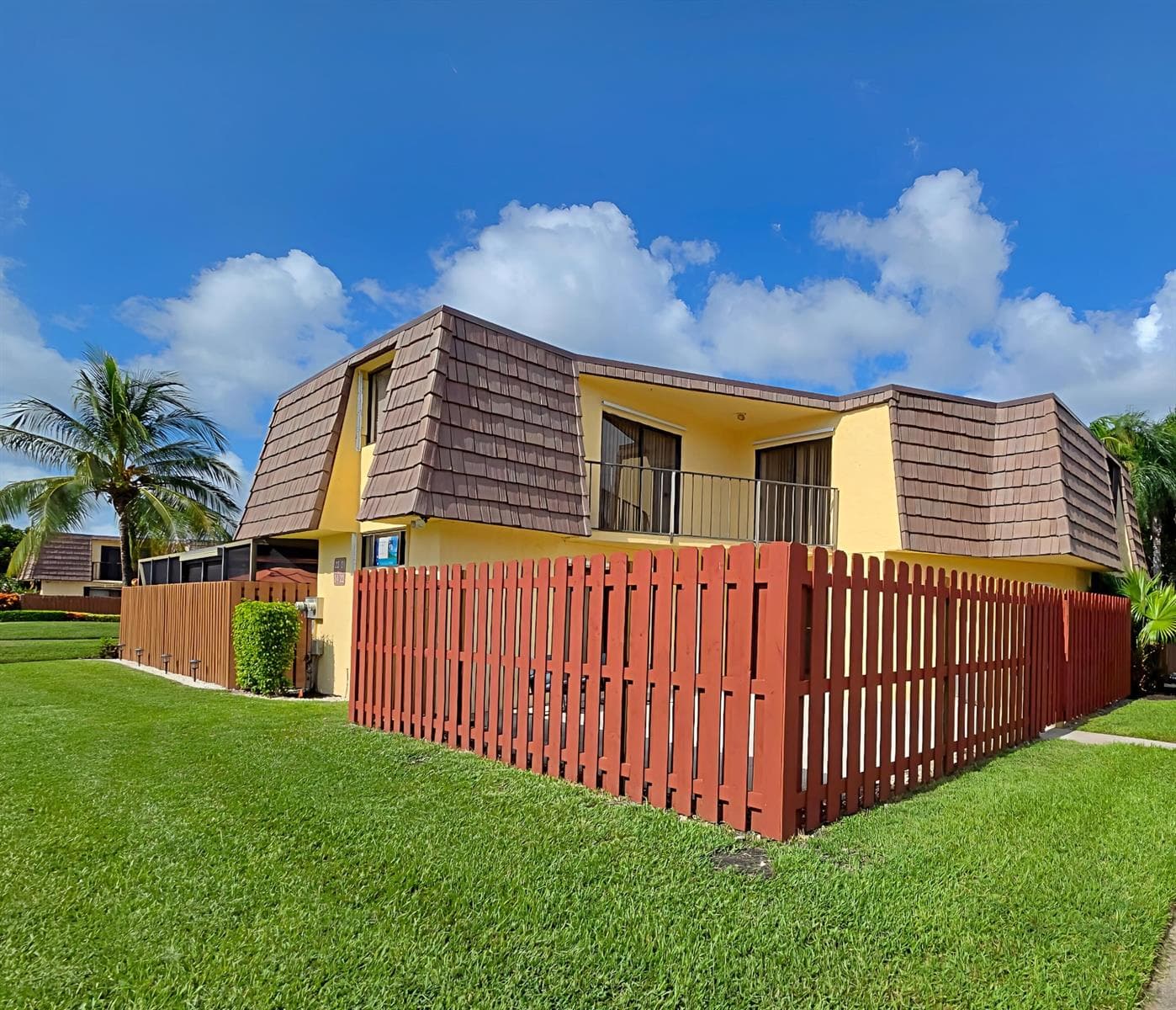 22 Springdale Circle, Palm Springs FL 33461