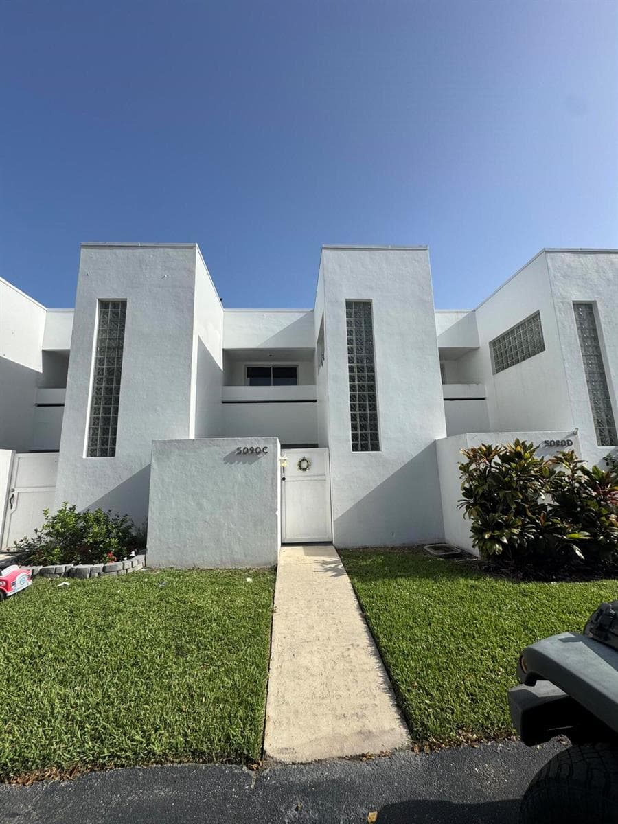 5090 ELMHURST Road # C, West Palm Beach FL 33417