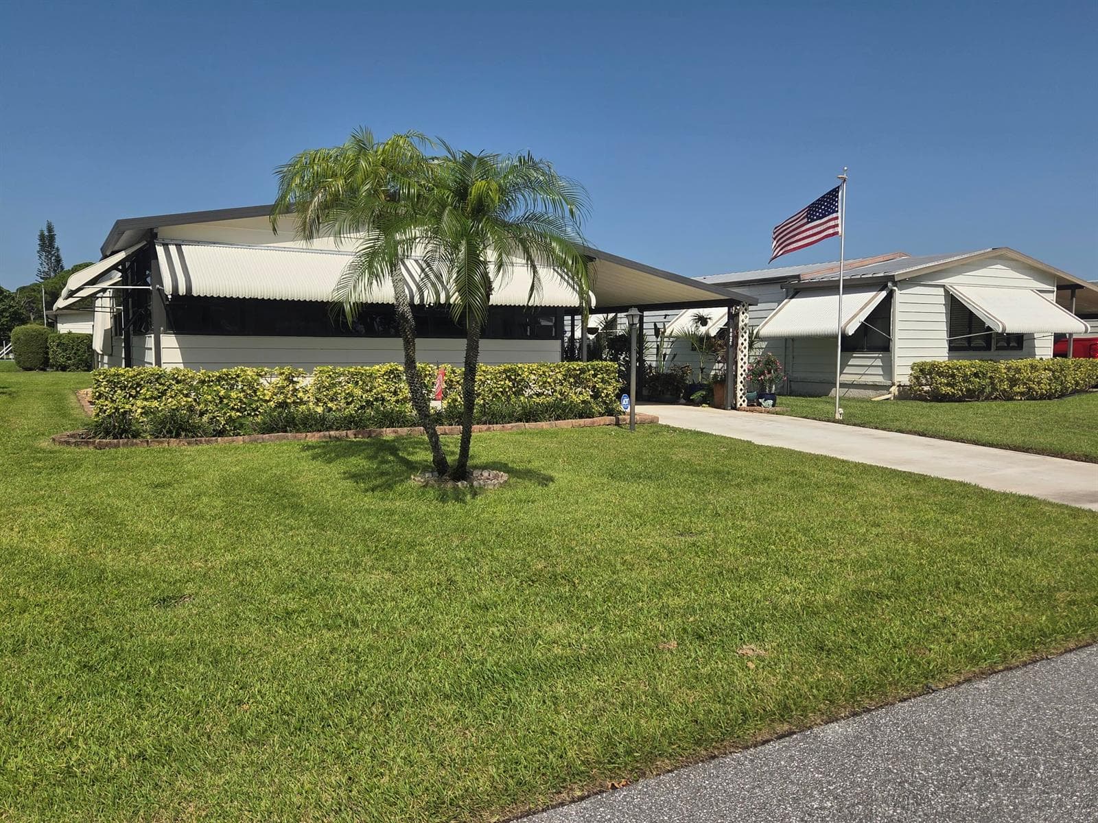 8020 SE Shenandoah Drive, Hobe Sound FL 33455
