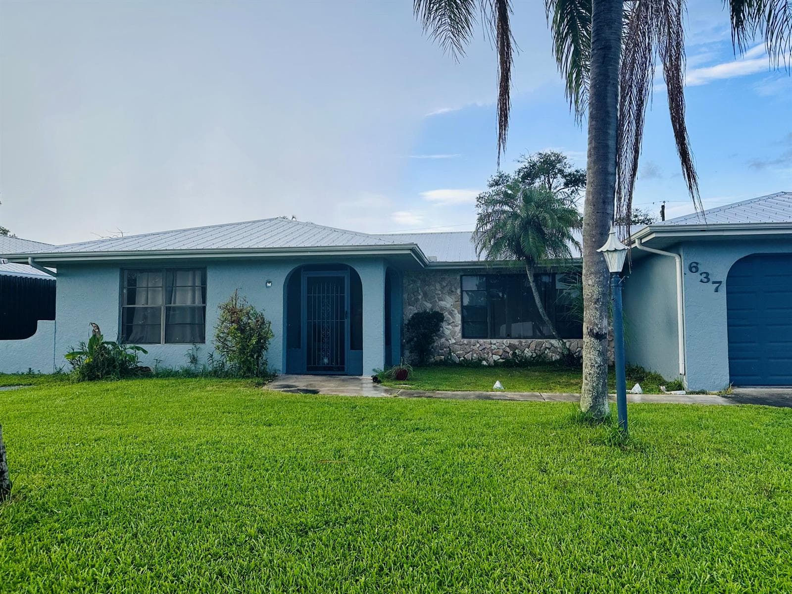 637 SE THORNHILL Drive, Port St. Lucie FL 34983