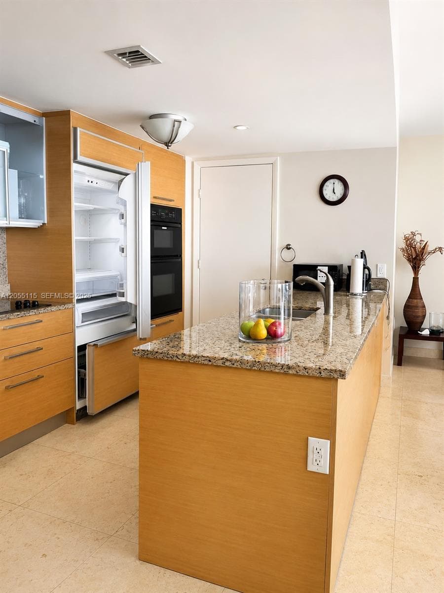 1830 S Ocean Dr # 1407, Hallandale Beach FL 33009