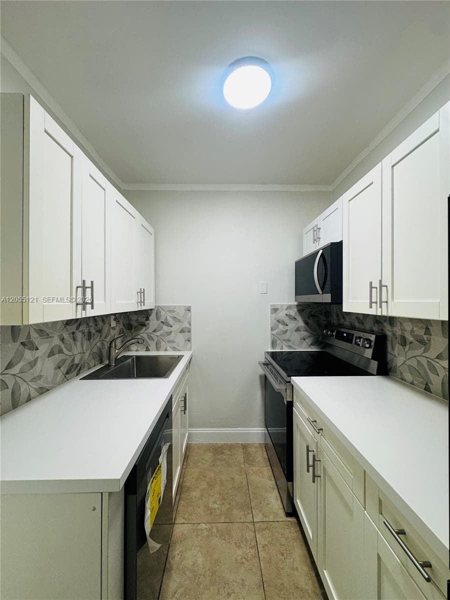 2816 Pine Tree Dr # 3, Miami Beach FL 33140