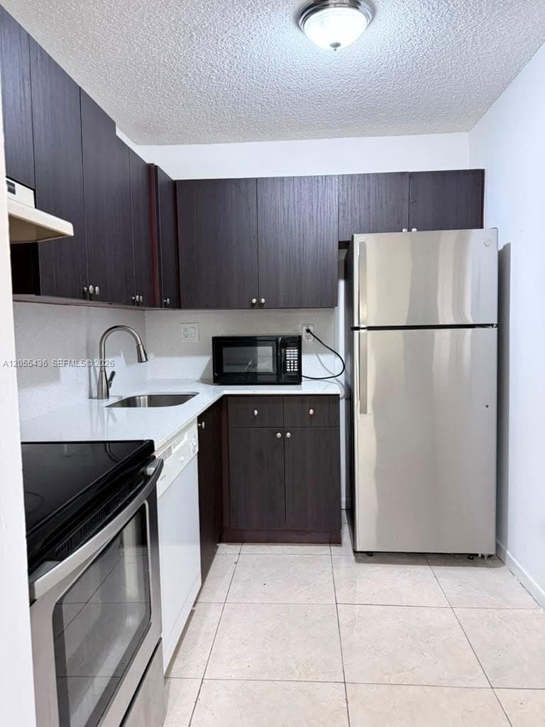 7090 NW 179th St # 107, Hialeah FL 33015
