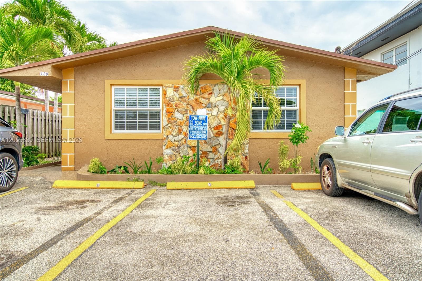 129 SE 4th Ave # 4, Hallandale Beach, FL 33009