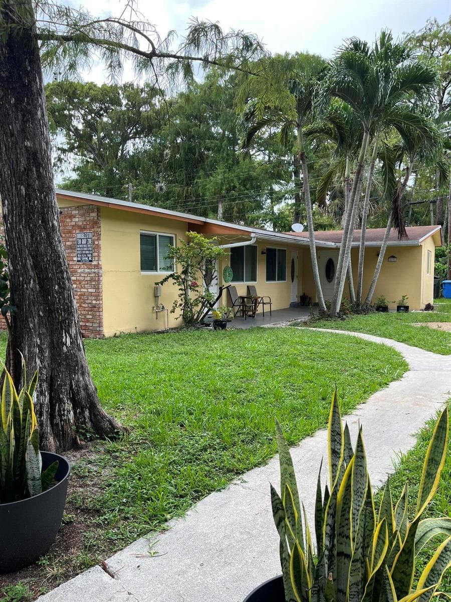 4250 NW 21st Avenue, Oakland Park, FL 33309