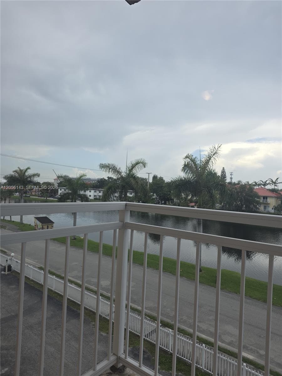 2025 NE 164th St # 309, North Miami Beach FL 33162