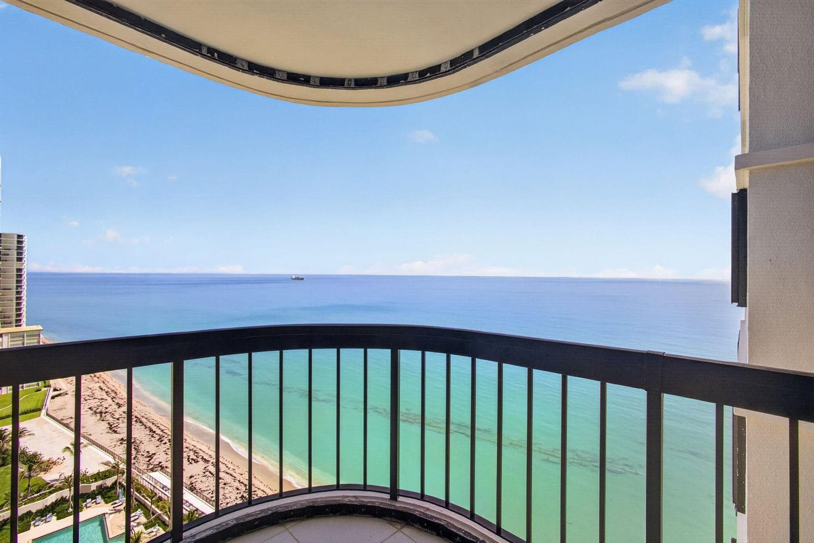5380 N OCEAN Drive # 19F, Singer Island FL 33404
