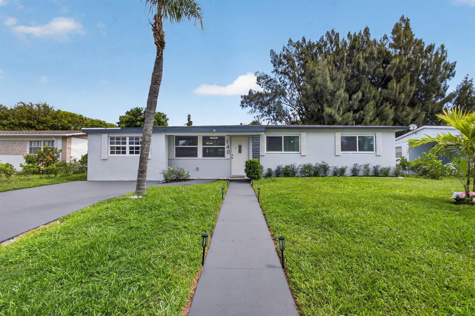 140 W 31st Court, Riviera Beach FL 33404