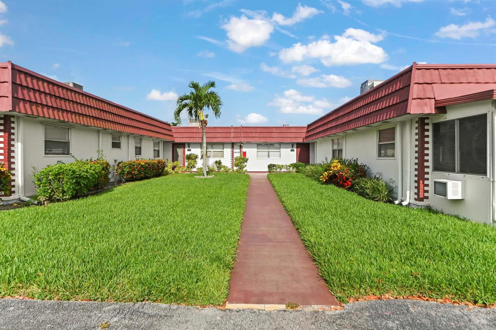 209 WATERFORD I, Delray Beach FL 33446