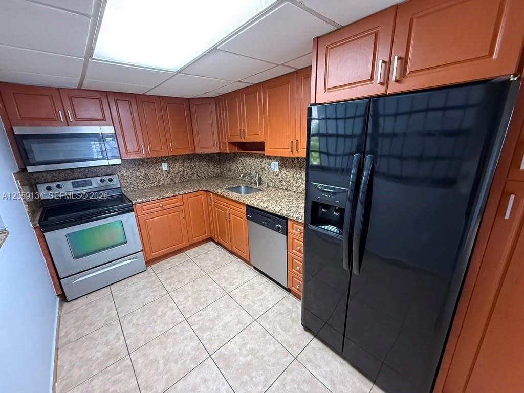 1325 W 68th St # 111, Hialeah FL 33014