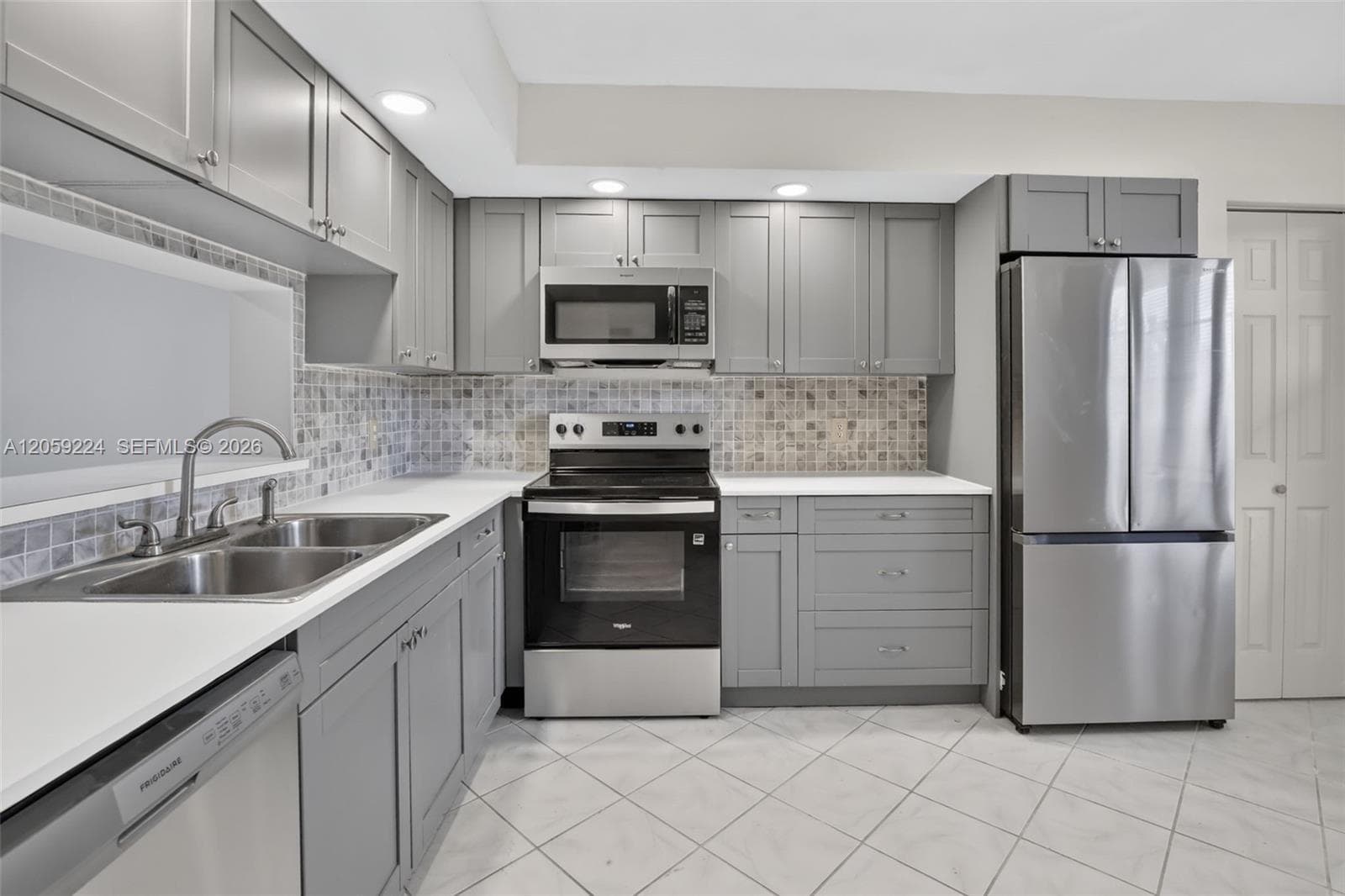 12800 SW 7th CT, # 306G, Pembroke Pines FL 33027