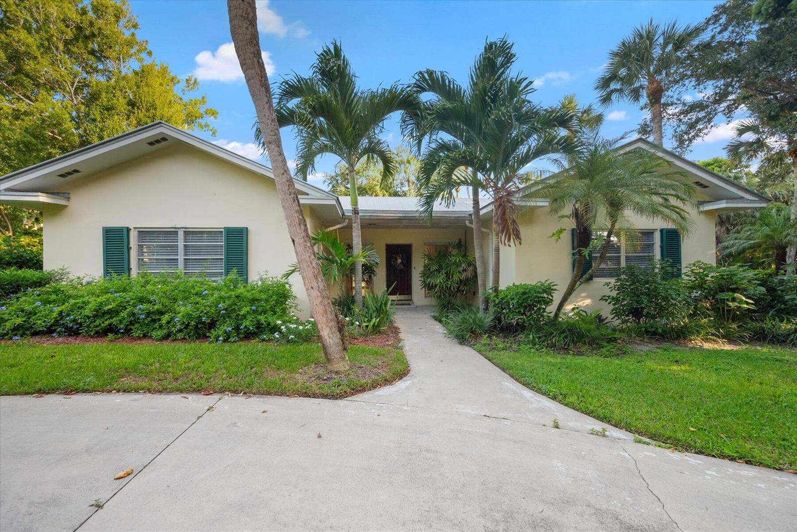 24/22 Via Lucindia Drive, Sewalls Point FL 34996