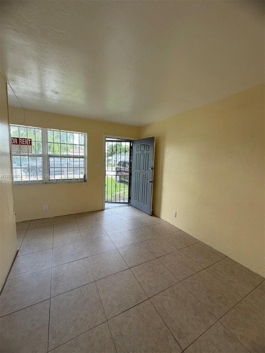 1732 NW 75th St # 1732, Miami, FL 33147