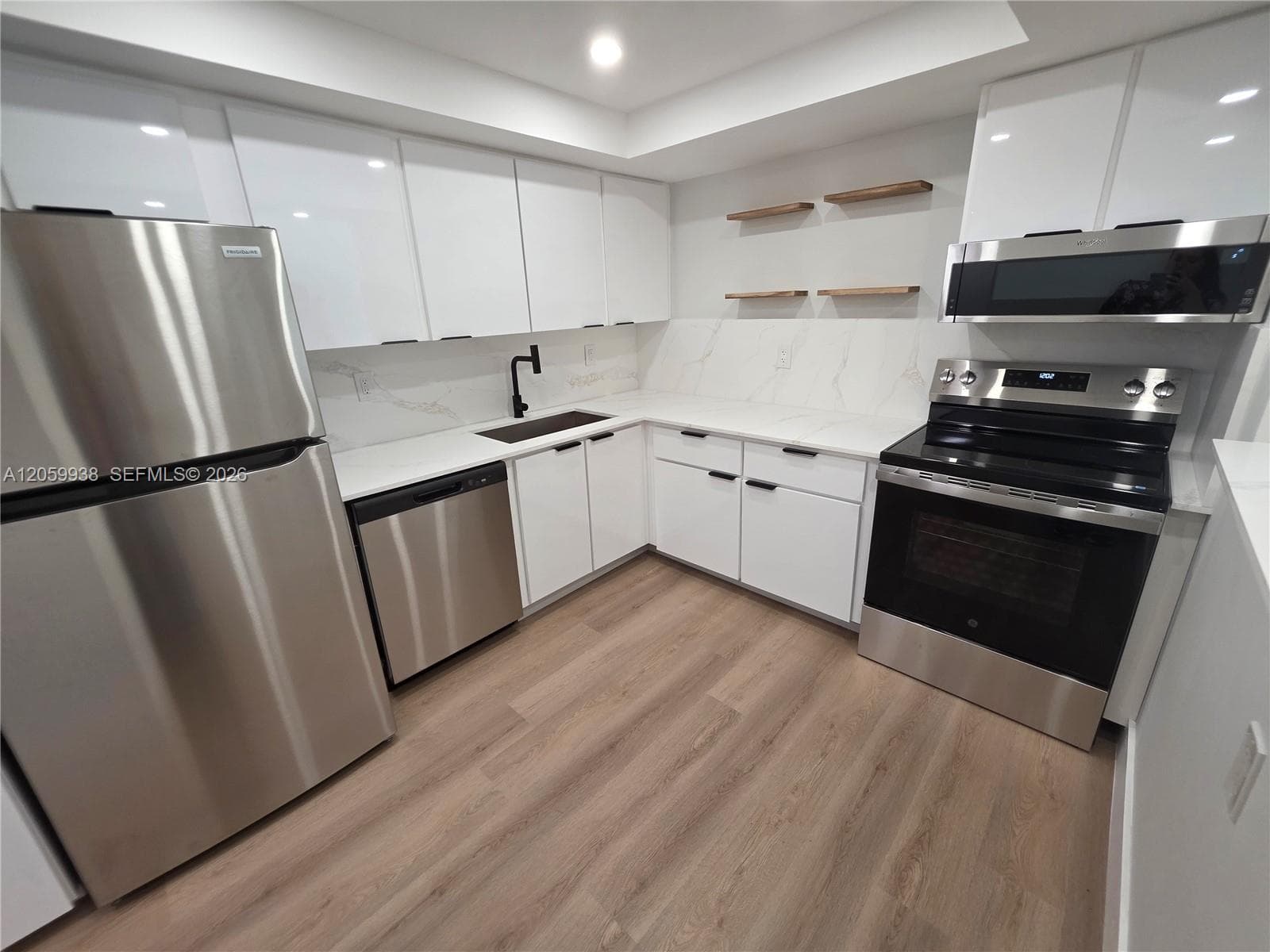 501 Three Islands Blvd # 112, Hallandale Beach FL 33009