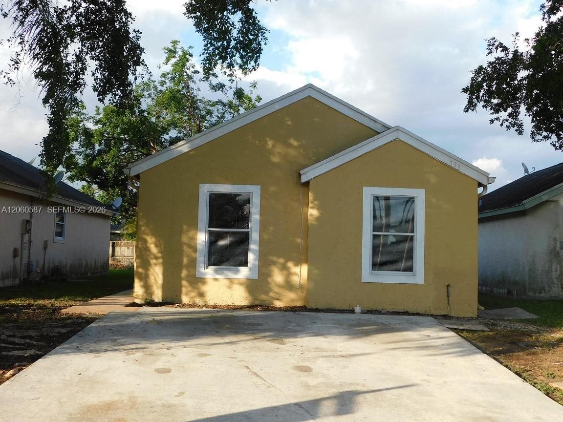 738 SW 9th St, Florida City FL 33034
