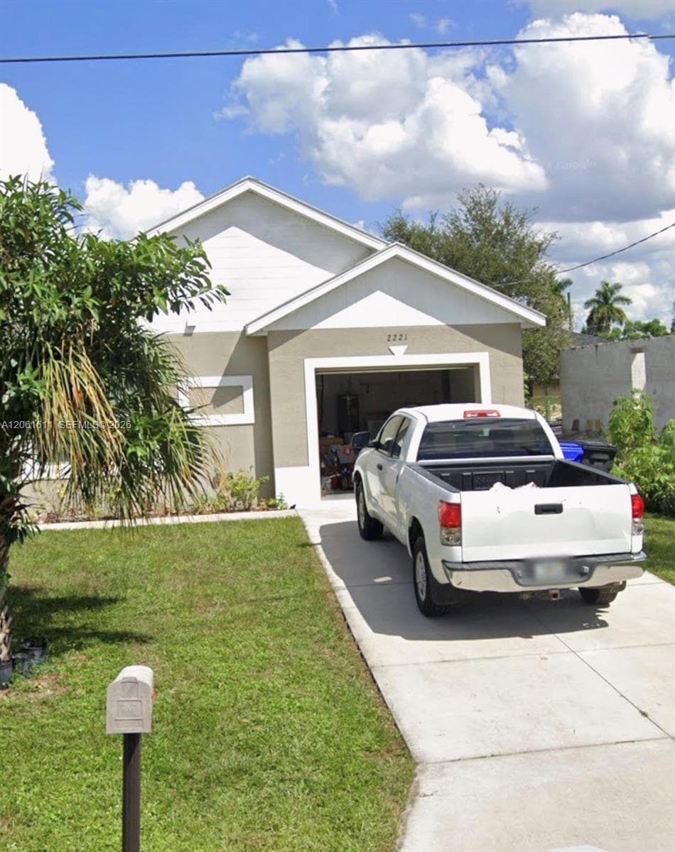2221 Carver Ave, Fort Myers FL 33916
