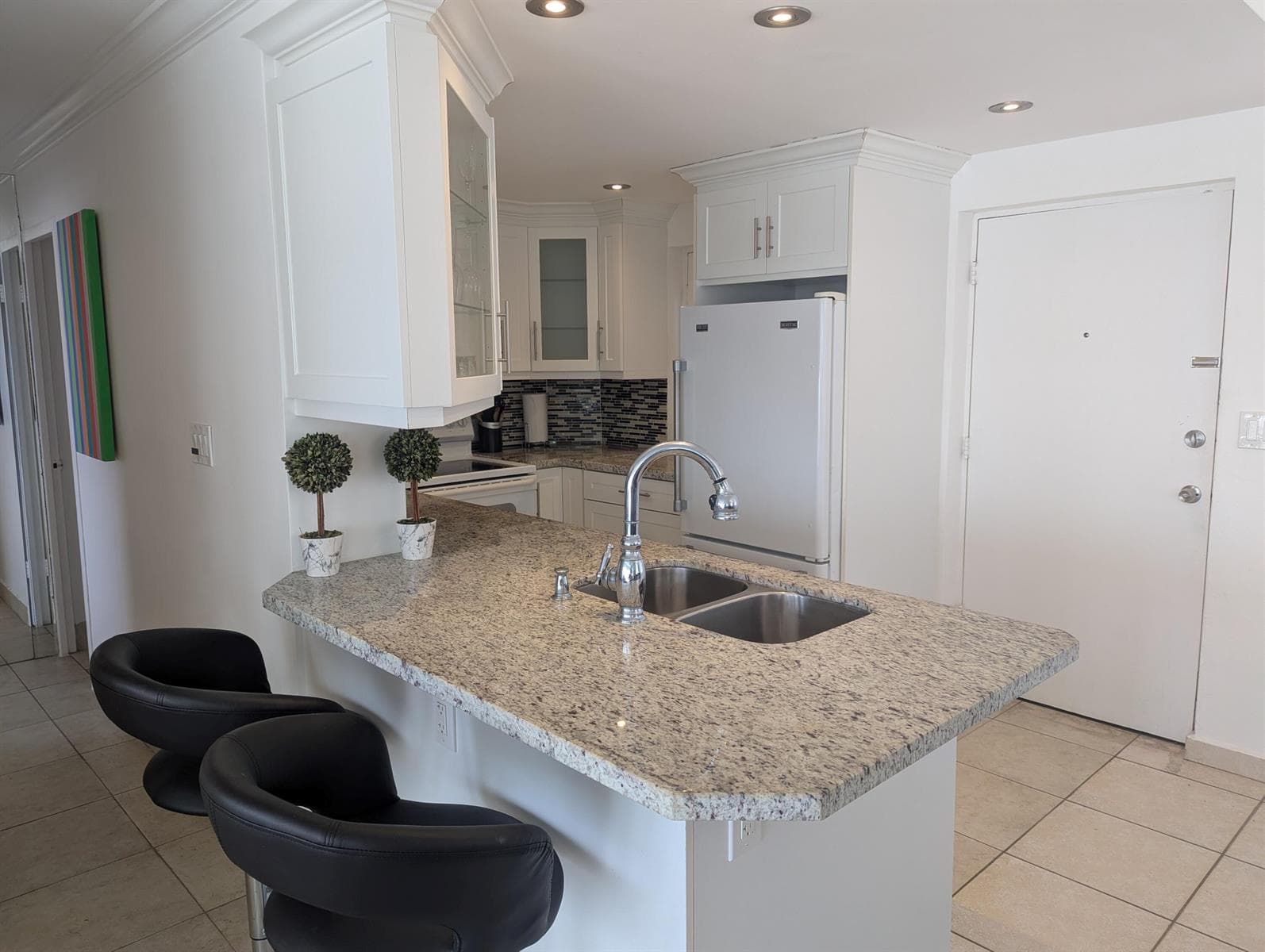 220 KINGS POINT Drive # 501, Sunny Isles Beach FL 33160