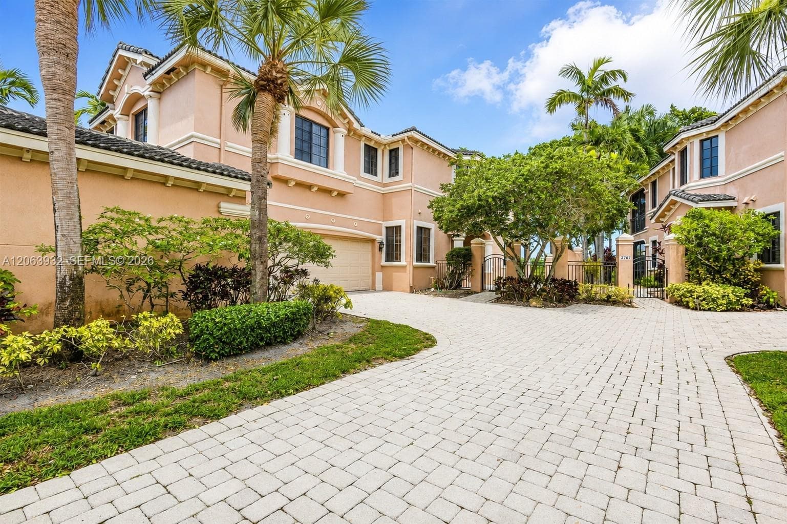 2703 Center Ct Dr # 14, Weston FL 33332