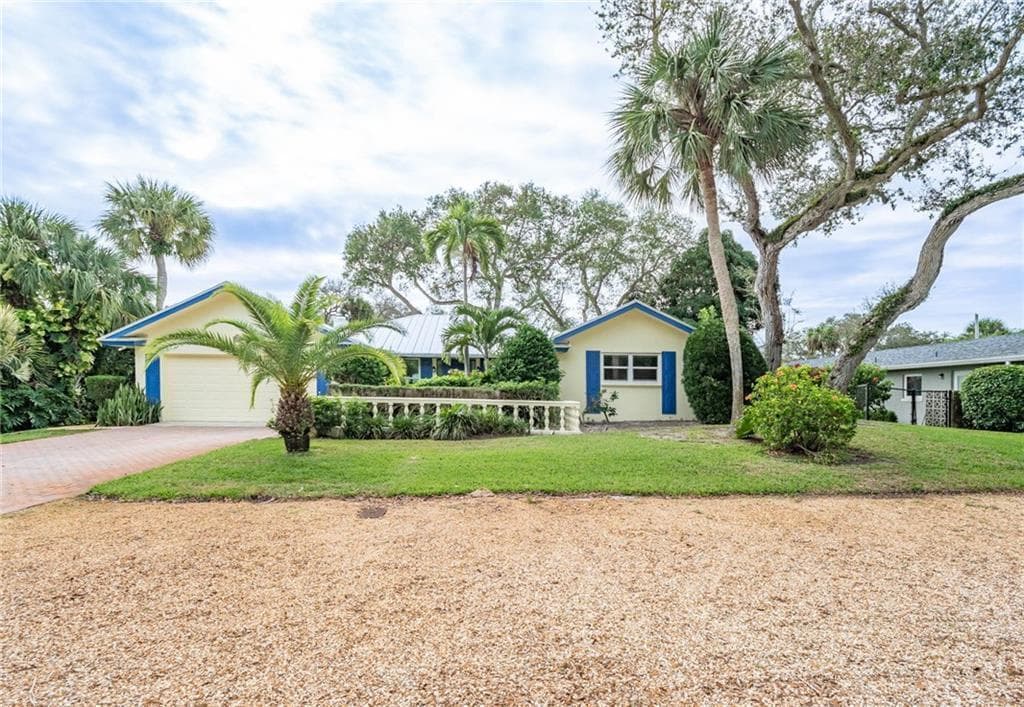 626 Honeysuckle Lane, Vero Beach FL 32963