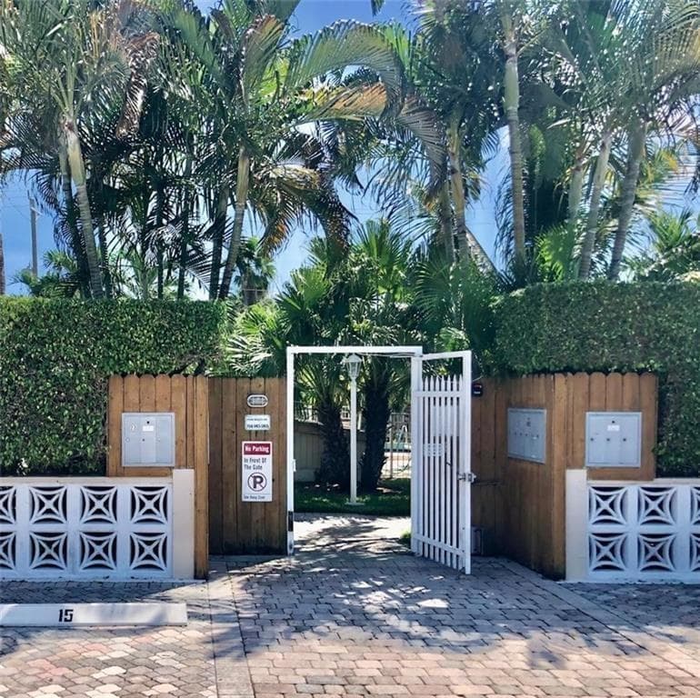 736 NE 13TH Court # 17, Fort Lauderdale FL 33304