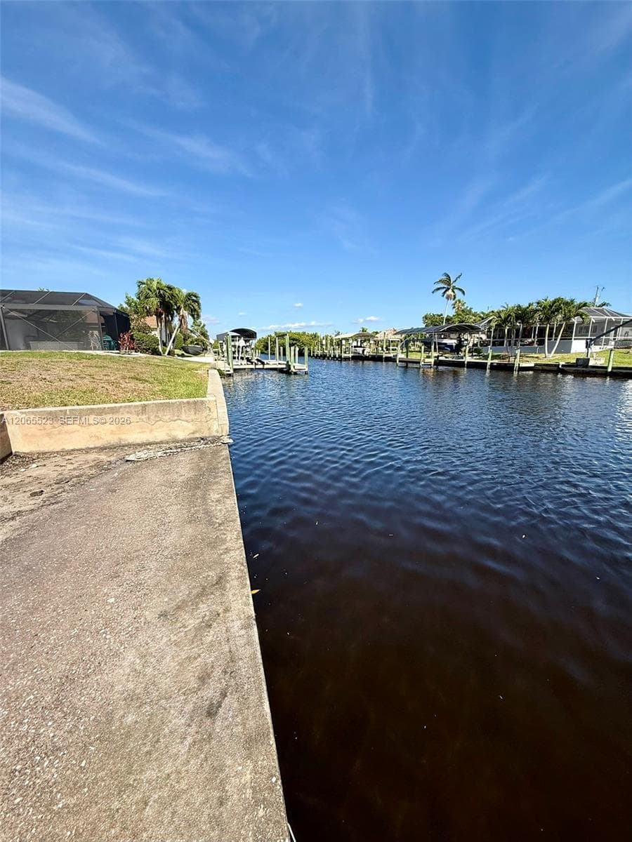 2328 SE 15 Terr, Cape Coral FL 33990