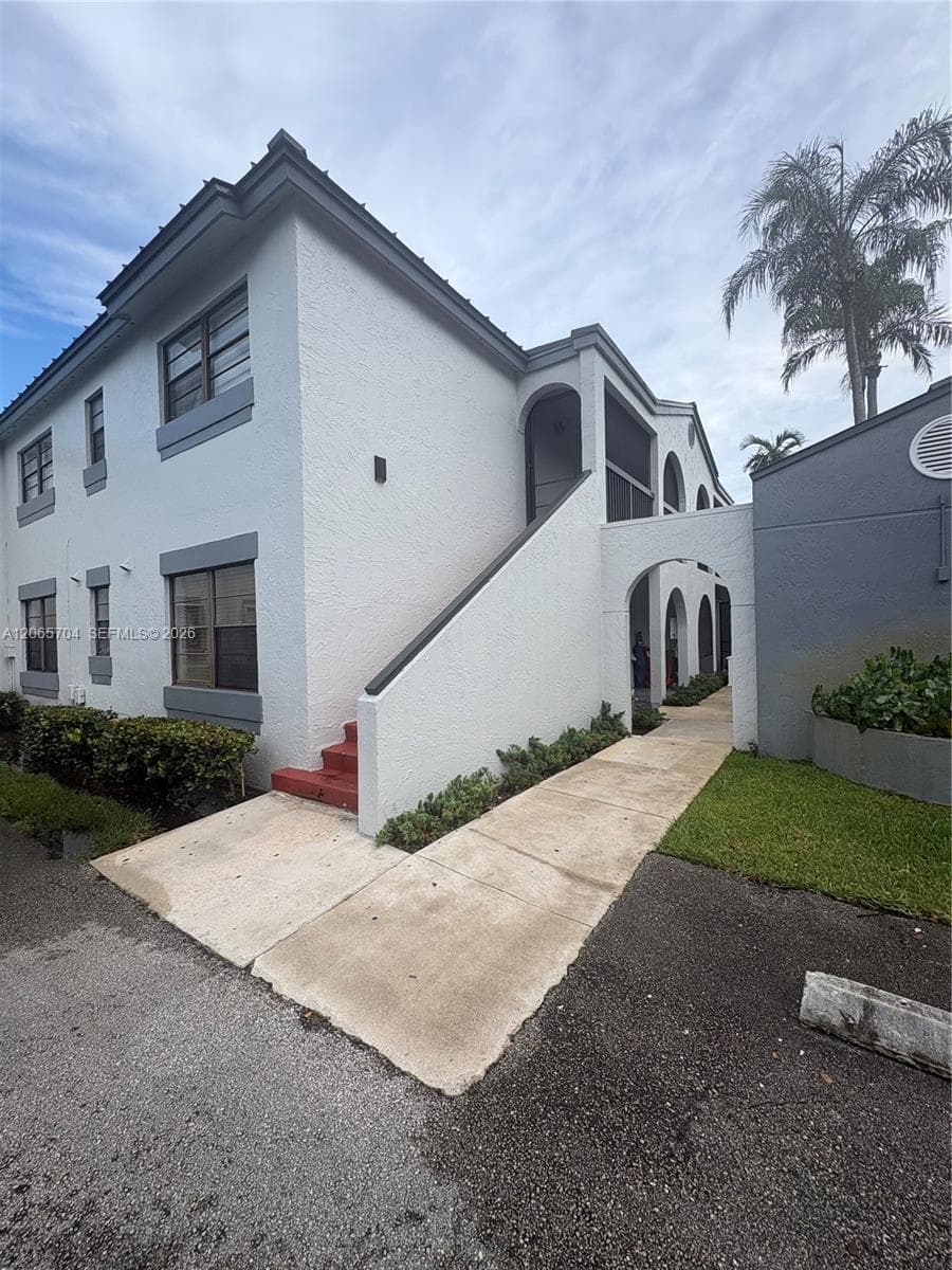 18236 Mediterranean Blvd # 3-12, Hialeah FL 33015