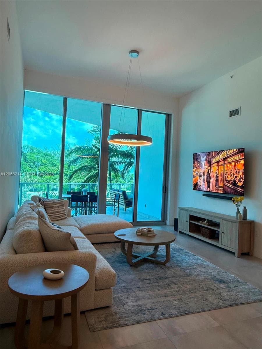 701 N Fort Lauderdale Blvd # 214, Fort Lauderdale FL 33304