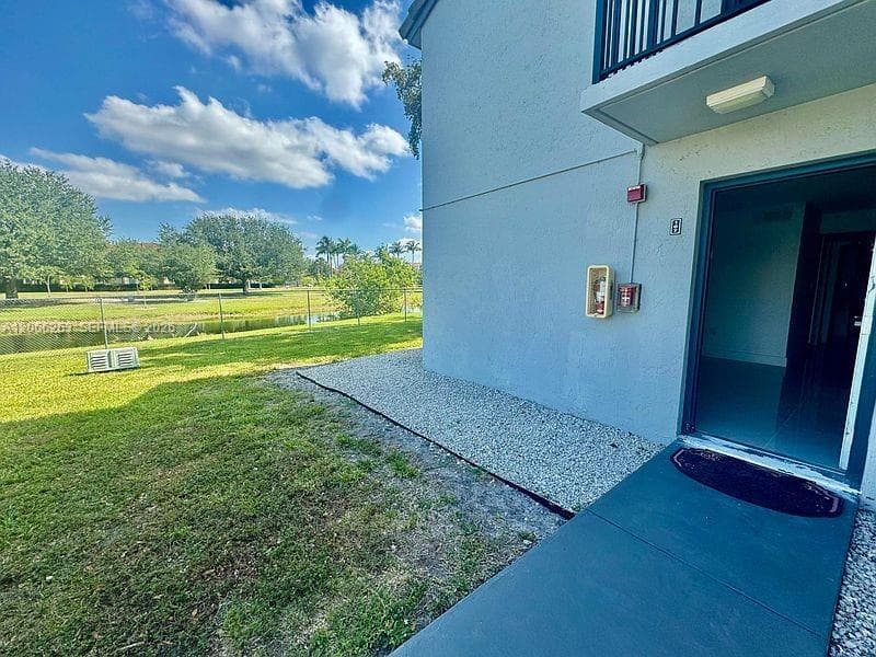 7195 NW 179th St # 107, Hialeah FL 33015