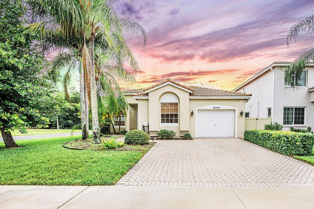 10704 OAK BEND Way # 10704, Wellington FL 33414
