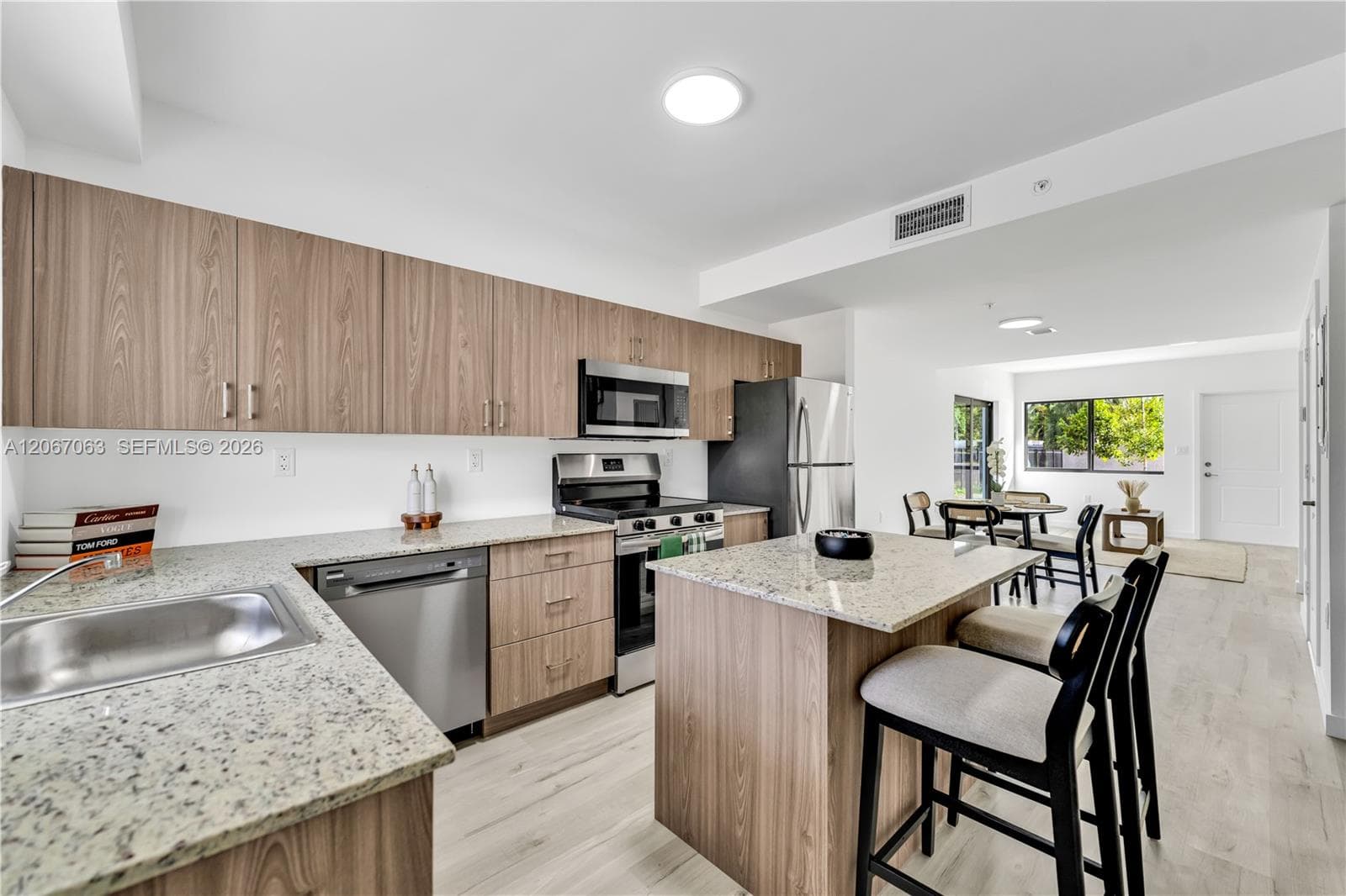 155 NW 160TH ST # 2, North Miami Beach FL 33169