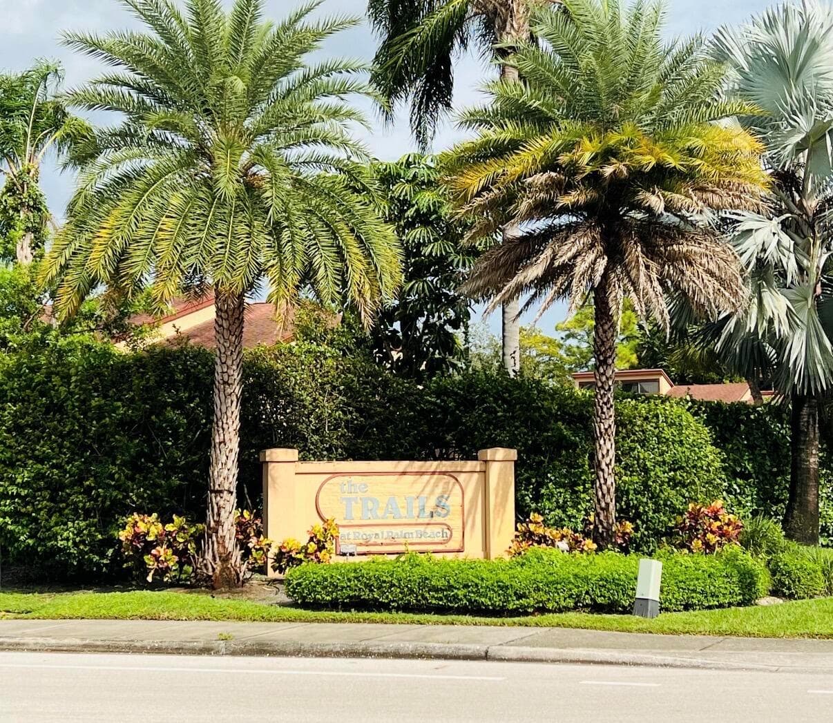 206 Lakeview Drive E, Royal Palm Beach FL 33411