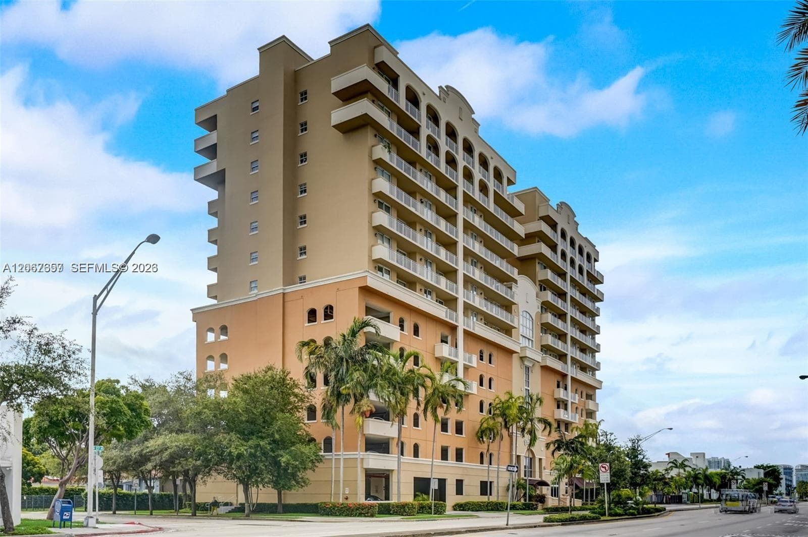 2425 SW 27th Ave # 806, Miami, FL 33145