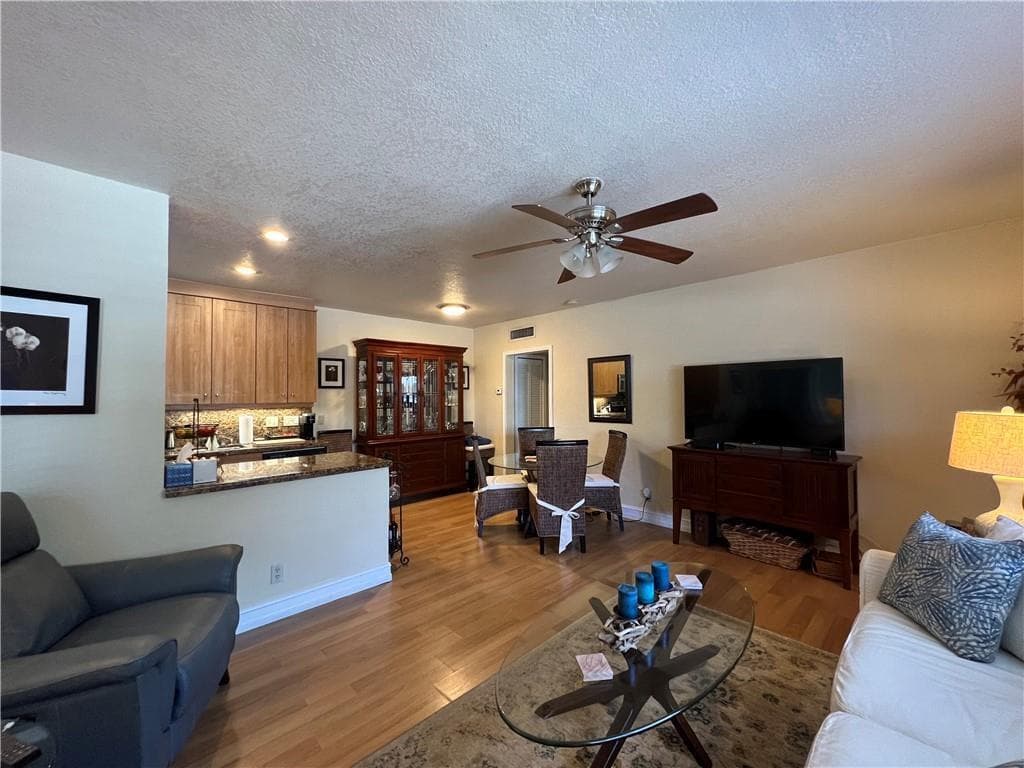 1423 HOLLY HEIGHTS Drive # 7, Fort Lauderdale, FL 33304