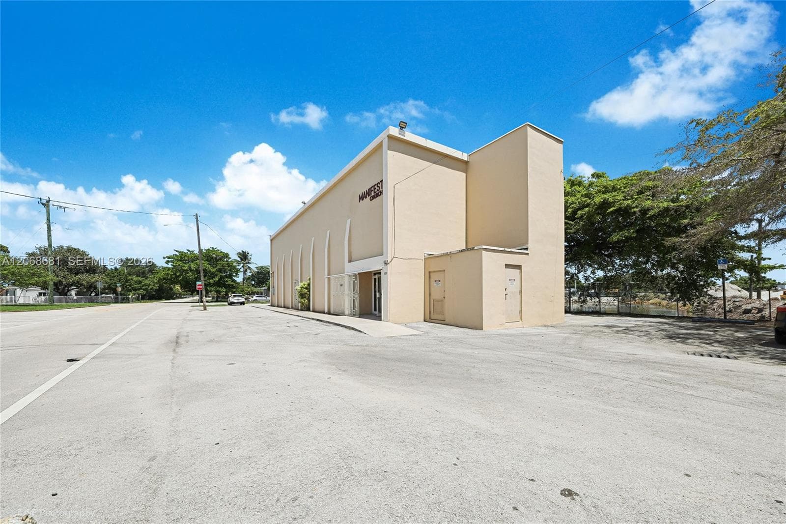 680 Superior St, Opa-Locka FL 33054