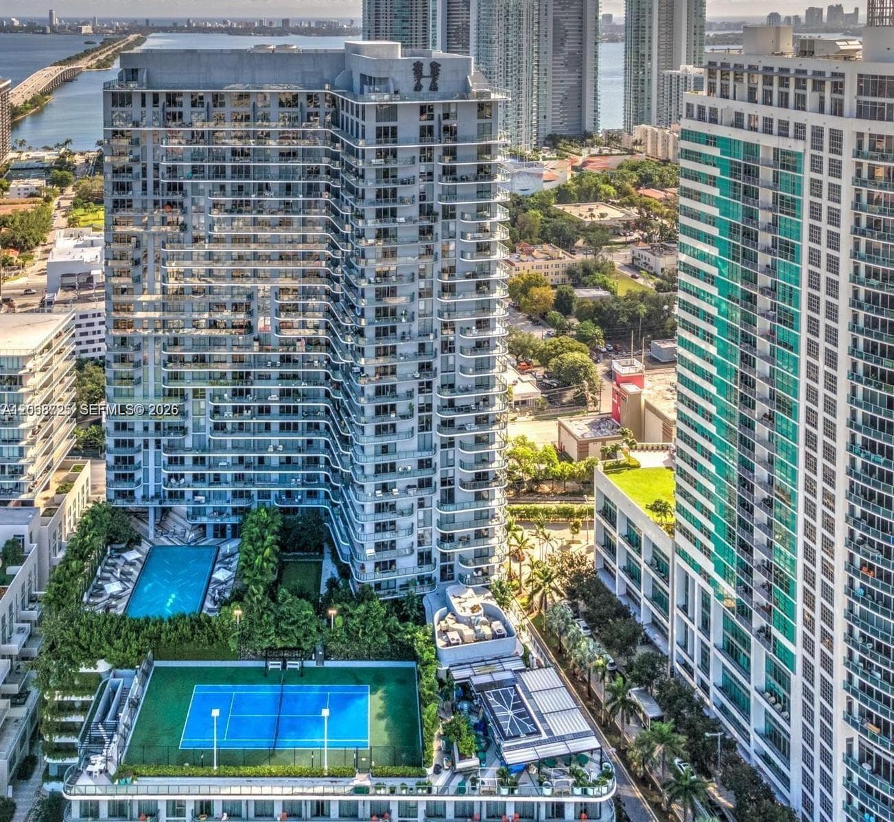 121 NE 34th St # 915, Miami, FL 33137