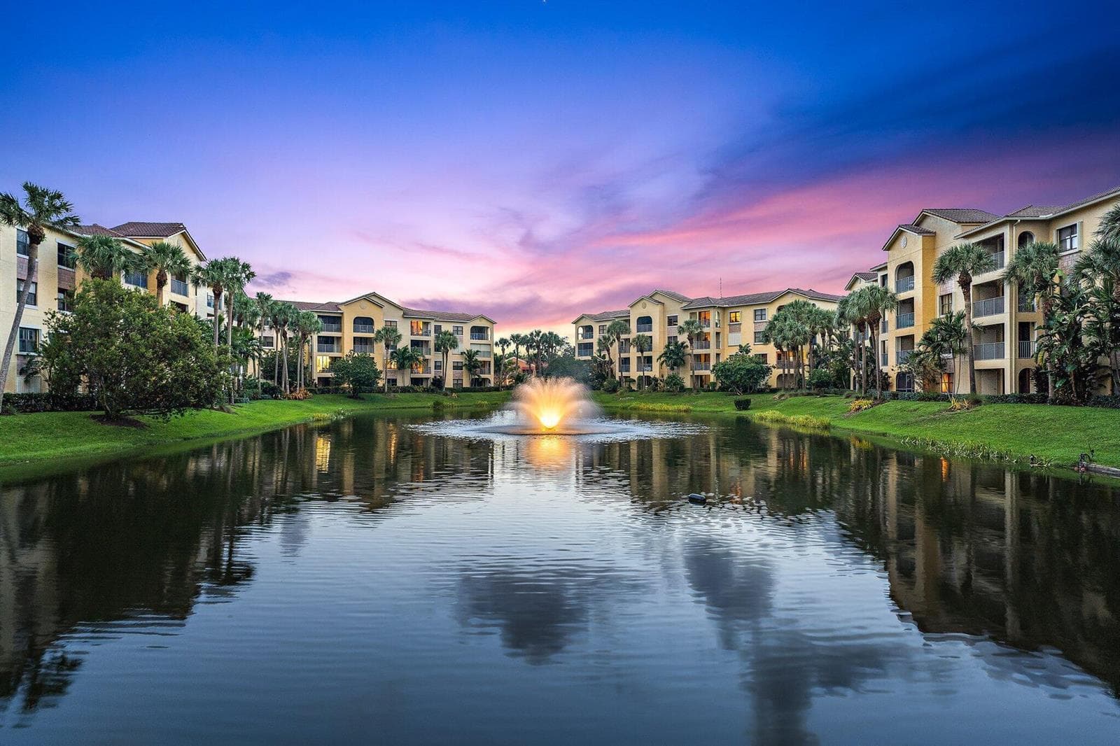 700 Uno Lago Drive # 404, Juno Beach FL 33408