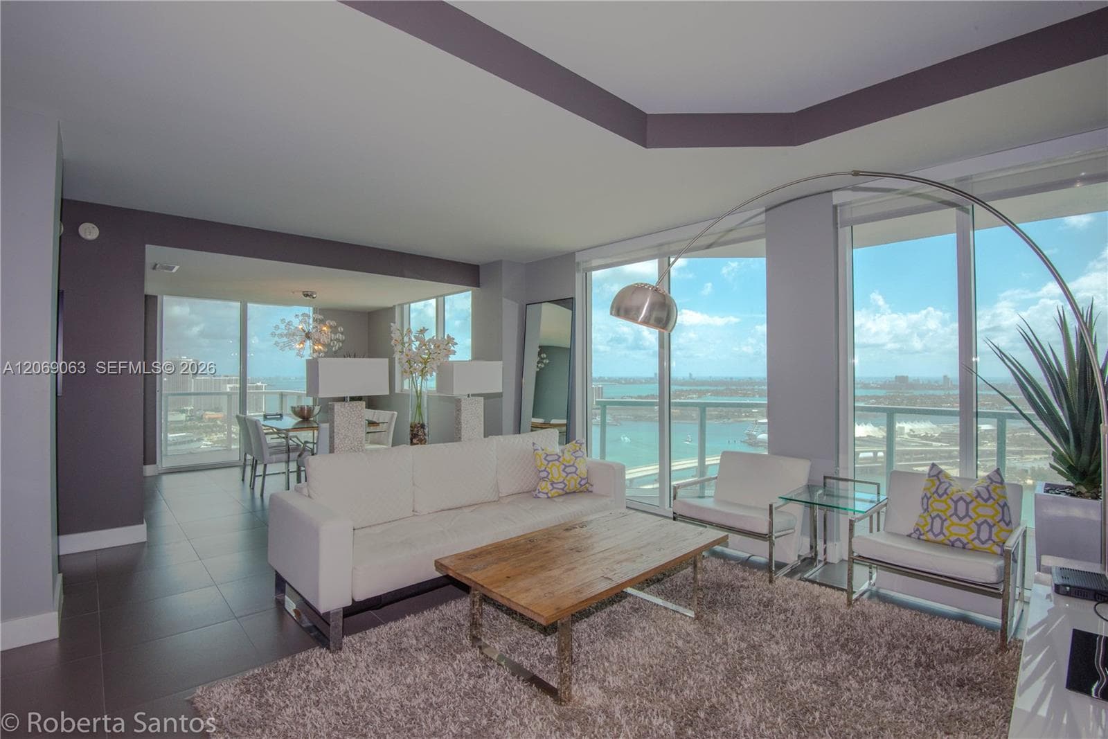 244 Biscayne Blvd # 3902, Miami, FL 33132