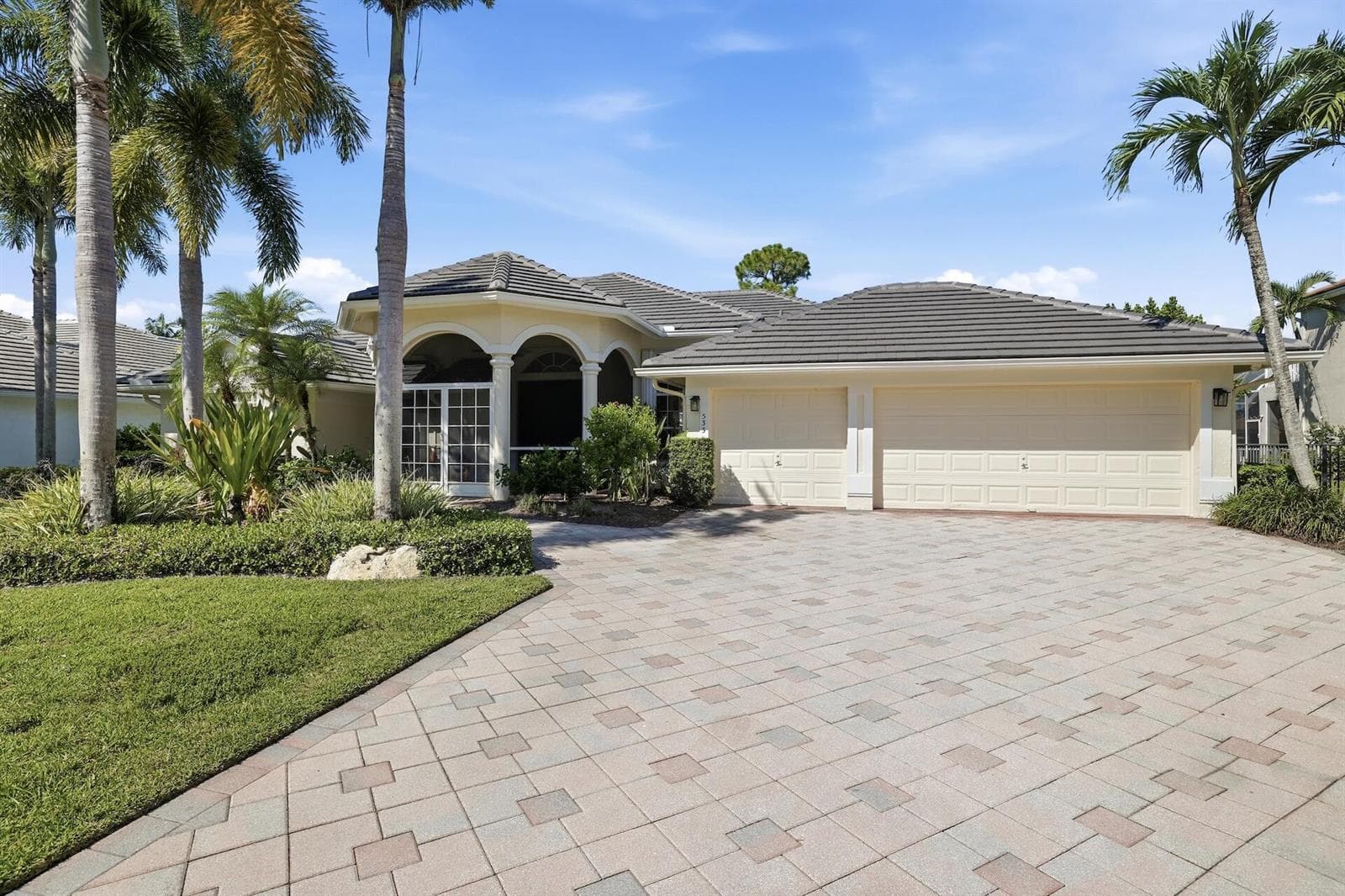 533 Cypress Green Circle, Wellington FL 33414