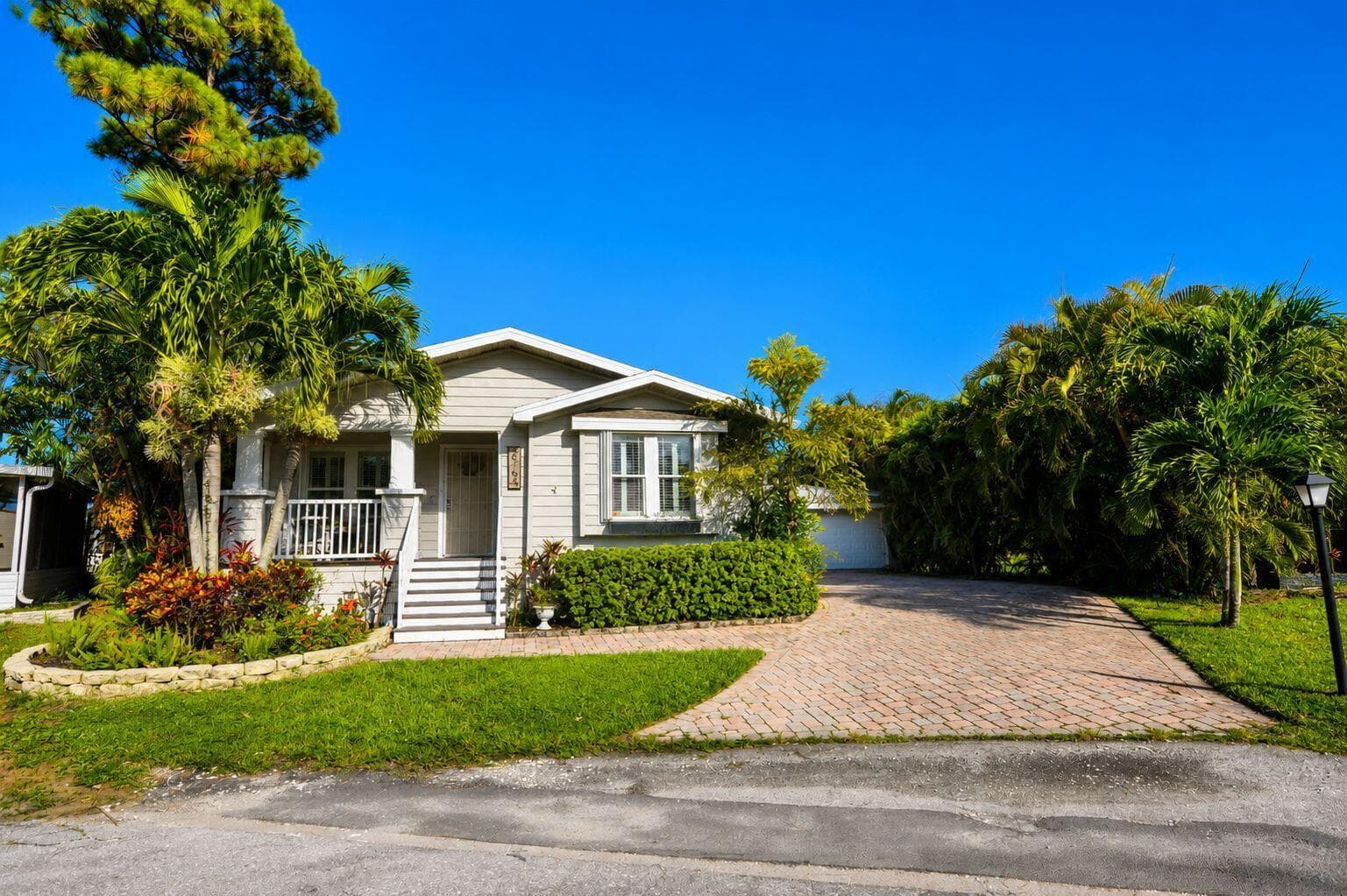 6164 N Ironwood Lane, Atlantis FL 33462